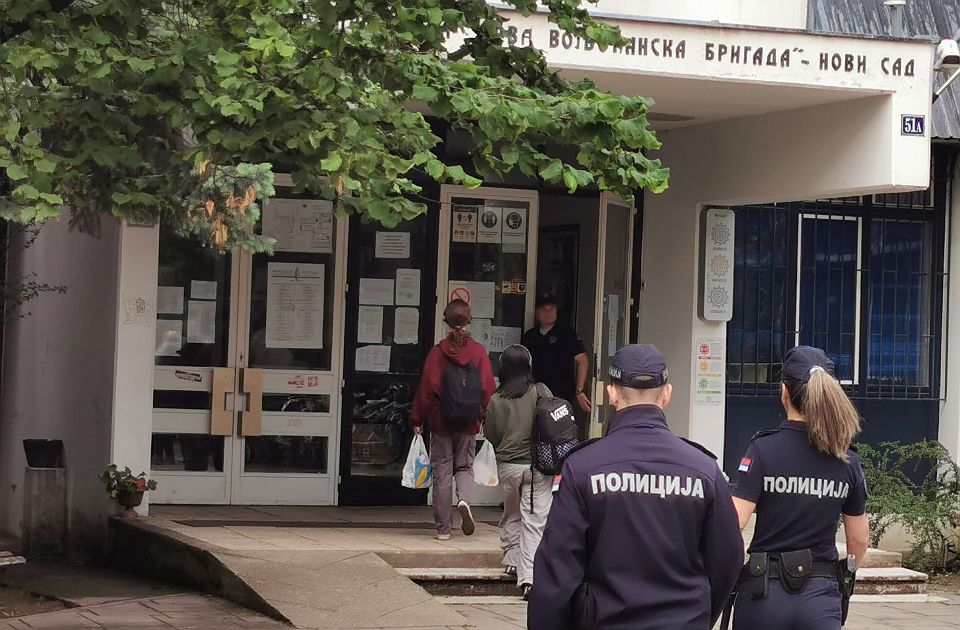 SSP: Grad Novi Sad da preuzme plaćanje školskog obezbeđenja u svim školama na sebe