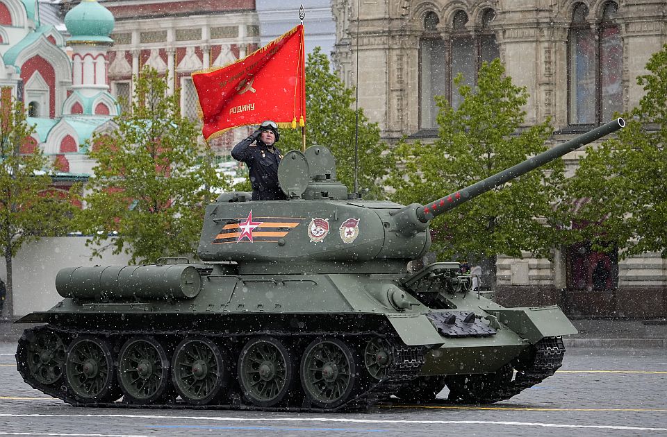 FOTO, VIDEO: U Moskvi vojna parada povodom 79. godišnjice pobede nad fašizmom