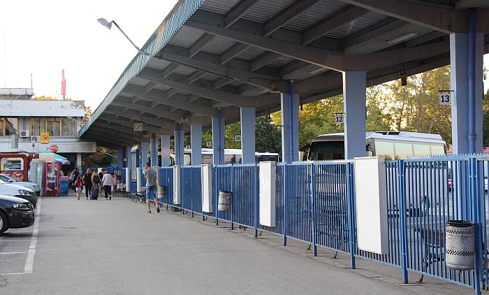 Autobuske stanice različito naplaćuju stanične usluge, peronska karta naročito problematična