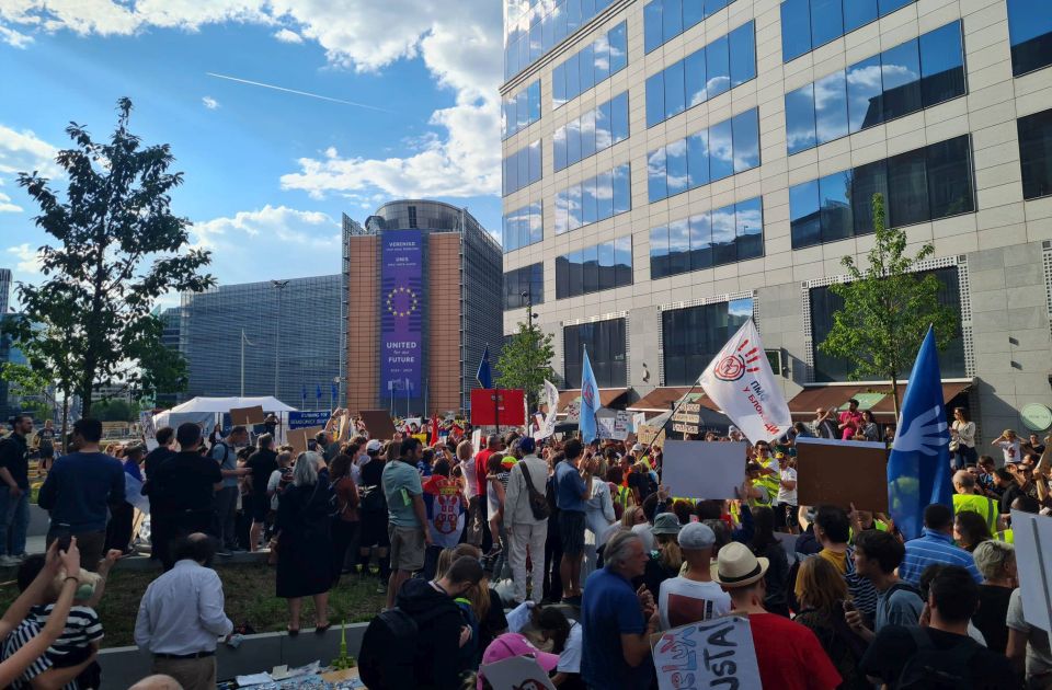 Studenti-maratonci se u Briselu sastali sa evroposlanicima: Evo kako je protekao razgovor Studenti-maratonci se u Briselu sastali sa evroposlanicima: Evo kako je protekao razgovor