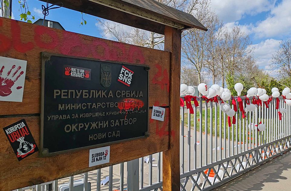 Profesorka Marija Vasić počela štrajk glađu i žeđu pritvoru Profesorka Marija Vasić počela štrajk glađu i žeđu pritvoru