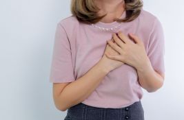 Zbog čega osećate bol u grudima? Novosadska doktorka objašnjava sve razloge i daje savete