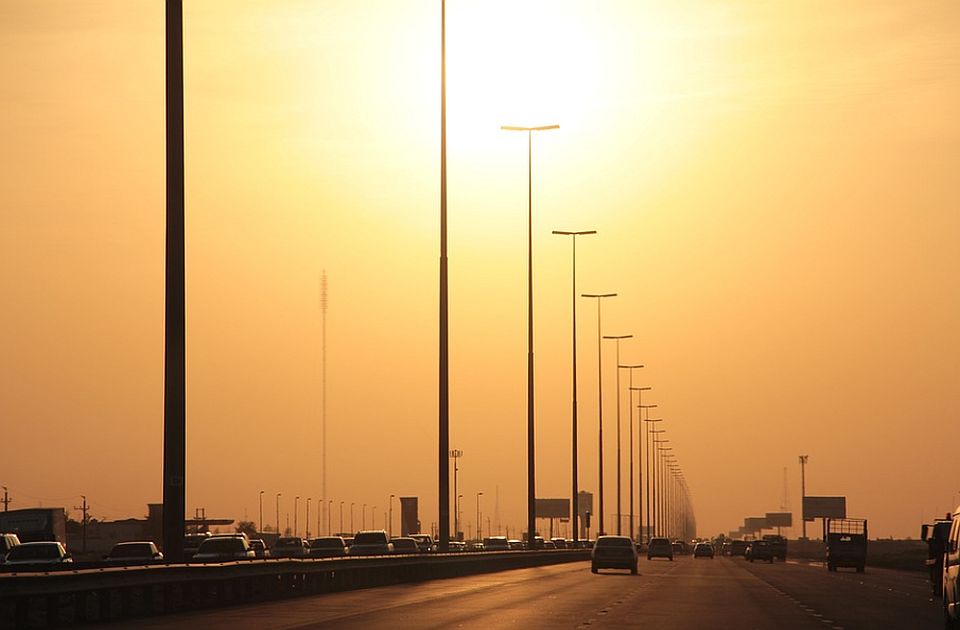Ko vozi sporije od 120 km/h u delu auto-puta u Abu Dabiju - biće kažnjen