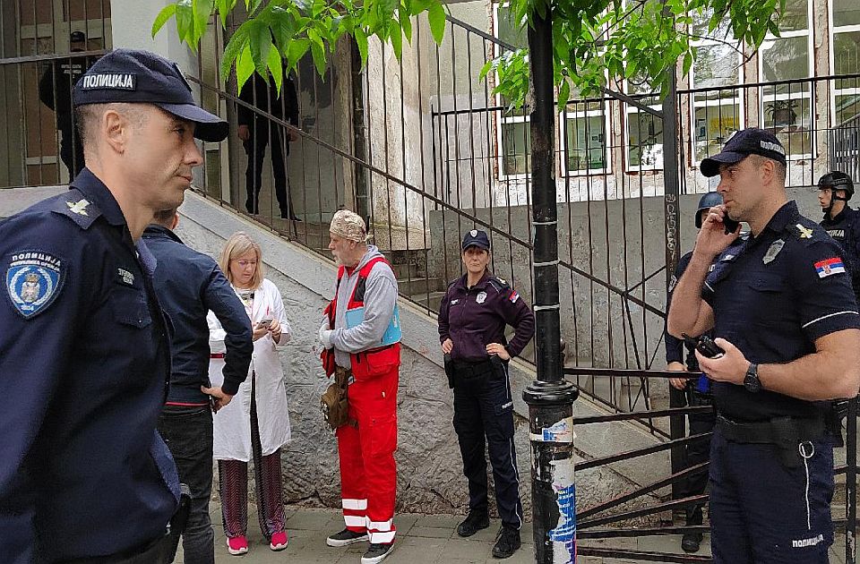 Otac devojčice koja je bila u učionici škole na Vračaru: Pucao prvo u nastavnicu, pa po deci