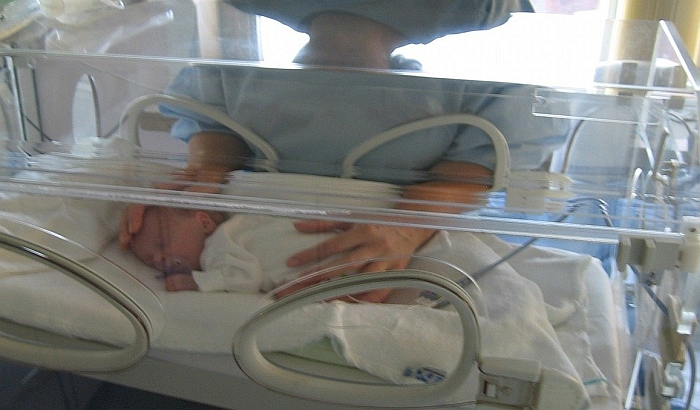 Dan prevremeno rođenih beba: Prostora za lečenje je malo, opreme uvek treba, ali kadra nedostaje najviše