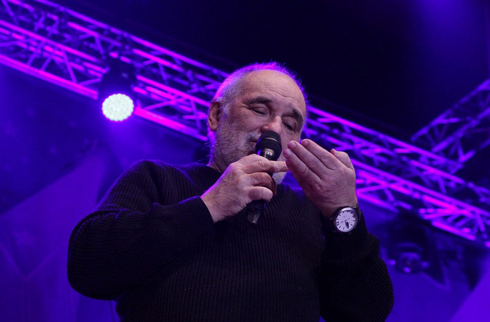 VIDEO Sećanje na poslednji Balaševićev koncert u NS: Čuvaj mi, Bože, ovaj grad, nas mirene i svađane
