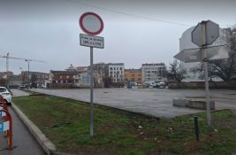 FOTO: Garaža kod SNP-a demontirana posle 20 godina