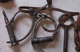 Aukcija okova za robove izazvala bes javnosti, aukcionar tvrdi da je reč o edukaciji