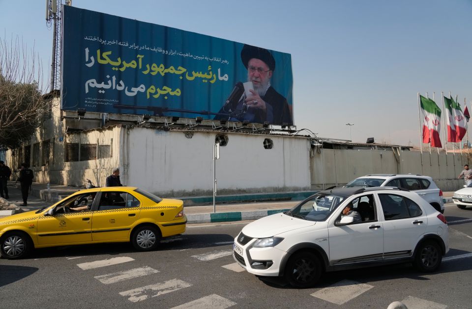 Ministarstvo preporučilo građanima Srbije da napuste Iran zbog bezbednosti