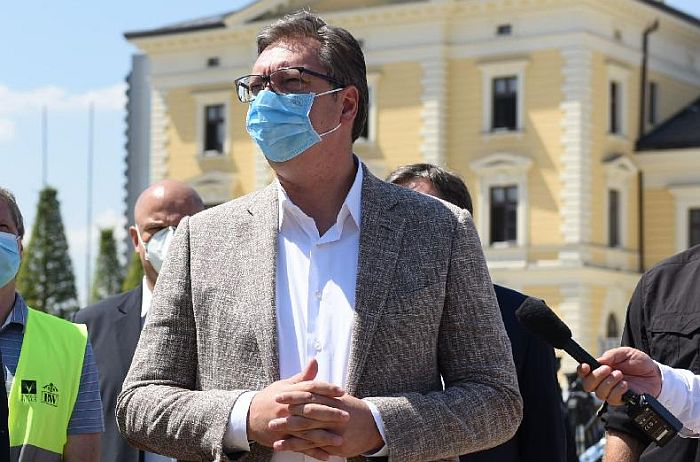 Vučić: Naši stručni timovi će oceniti bezbednost ruske vakcine protiv korone