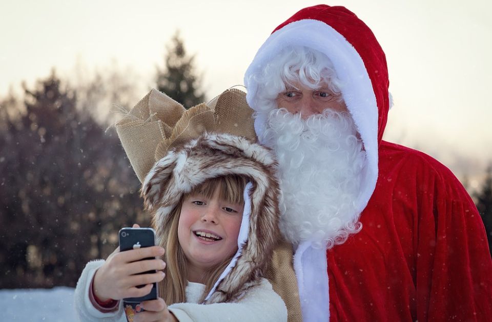 Ogromna nestašica Deda Mrazova ove sezone: Pojačani programi obuka u SAD