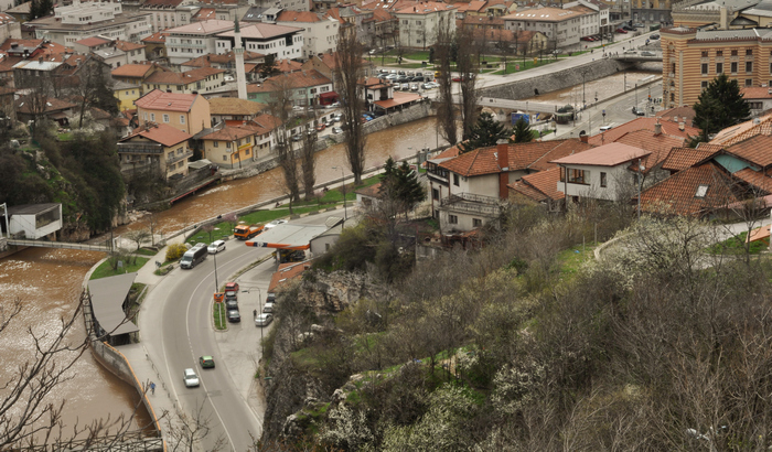 Ustavni sud BIH: Zabranom kretanja starijima od 65 i mlađima od 18 prekršena građanska prava