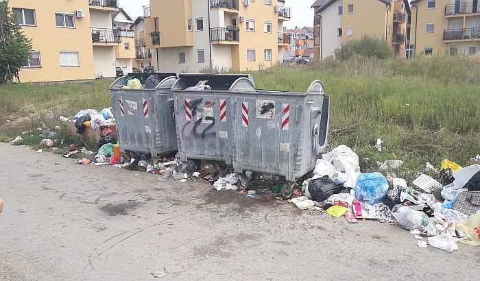 FOTO: Manjak kontejnera u delu Adica muči stanare dva stambena naselja