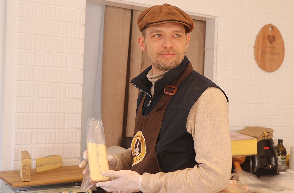 FOTO: Od jedne vrste francuskog sira na Futoškoj pijaci, do 40 u prodavnici na Limanu