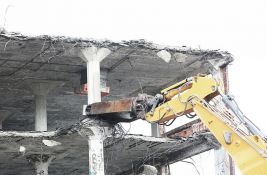 Na jezeru Gazivode u toku rušenje vikendica