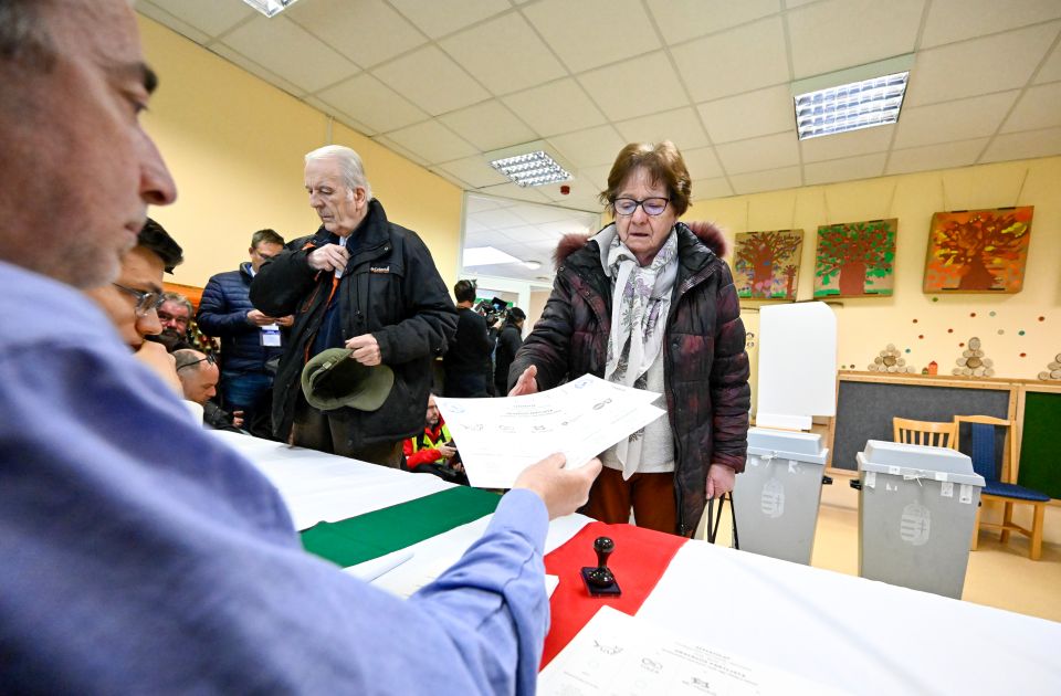 Na izborima u Mađarskoj do 11 časova glasalo skoro 40 odsto građana