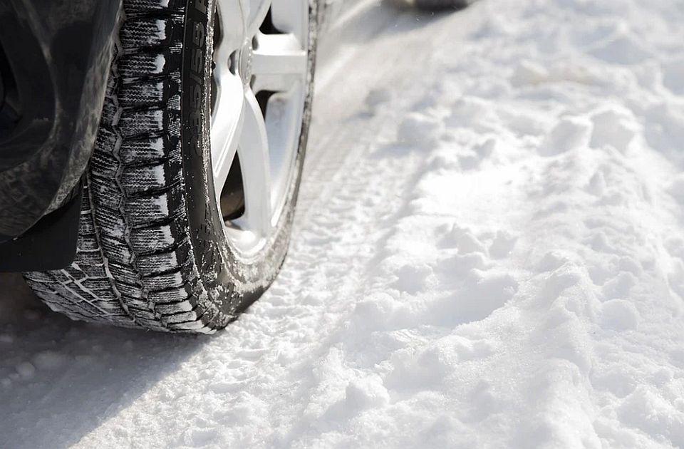 "Putevi Srbije": Stanje na putevima zadovoljavajuće, na kolovozima pet centimetara snega