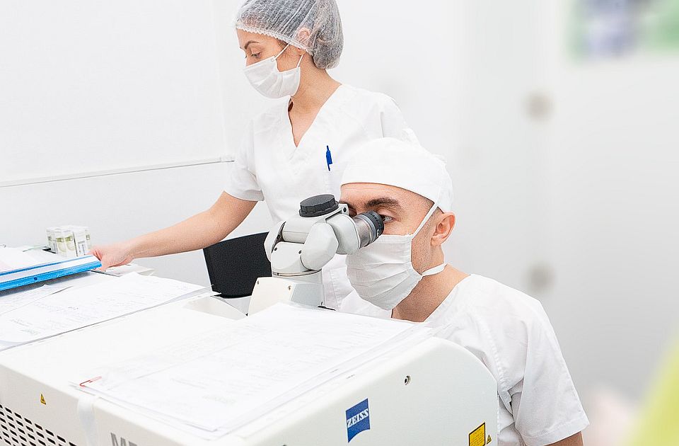 Bezbolno, brzo i precizno: Lasersko skidanje dioptrije u Očnoj klinici Bulevar