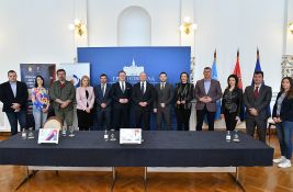 Sporazum o pogodnostima uz penzionerske kartice potpisalo 10 novosadskih preduzeća i ustanova