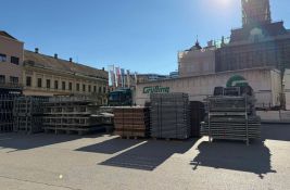 FOTO: Pripreme za miting naprednjaka na Trgu slobode