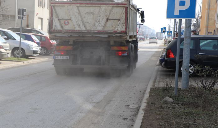 VIDEO "Sunčano naselje" u oblaku prašine, nadležni ne reaguju, građani prete blokadama