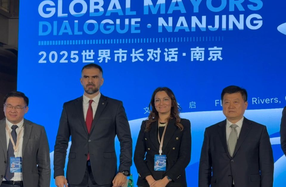 O putovanju u Kinu: Mićin na forumu gradonačelnika, predstavio Novi Sad