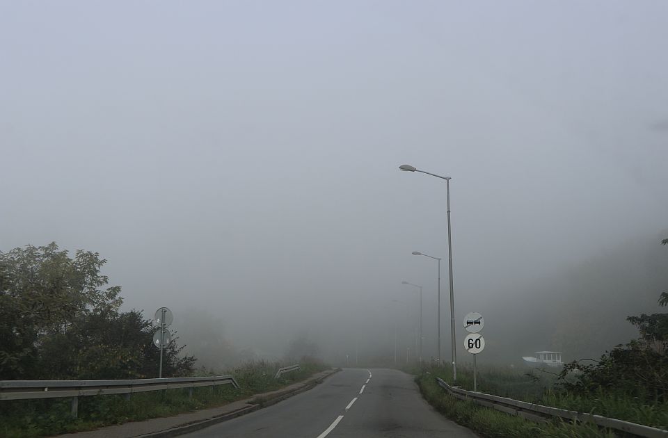 Smanjena vidljivost u Sremu zbog magle