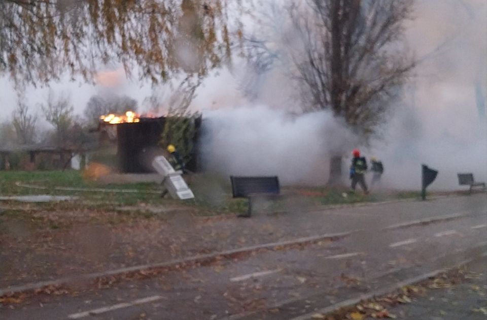 VIDEO: Izgorela baraka u Limanskom parku