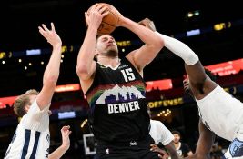 VIDEO: Jokić stigao do desetog tripl-dabl u sezoni u pobedi Denvera nad Memfisom