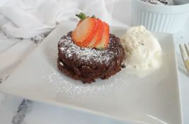 VIDEO: Čokoladni kolač bez brašna