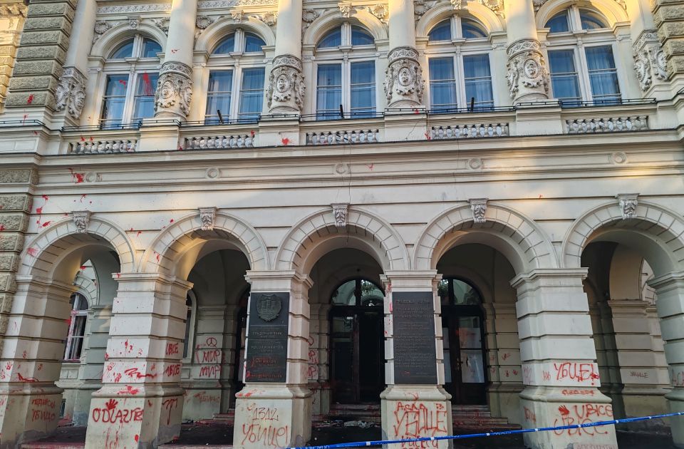 Radovi od 407 miliona na Gradskoj kući: Prvo se menjaju prozori