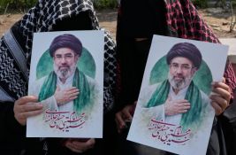 Iranski ministar: Vrhovni vođa je u dobrom zdravstvenom stanju, upravlja situacijom 