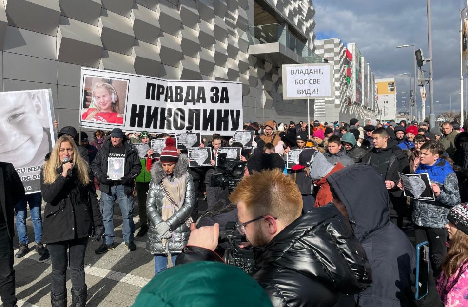 FOTO: Građani na protestu tražili pritvor i veće kazne za one koji u saobraćaju ubiju decu i pešake