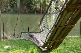 Rešenje da viseći most na Zapadnoj Moravi nije za upotrebu stiglo dva sata posle pogibije dve žene