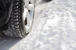 Mali podsetnik za vozače: Od utorka obavezne zimske gume