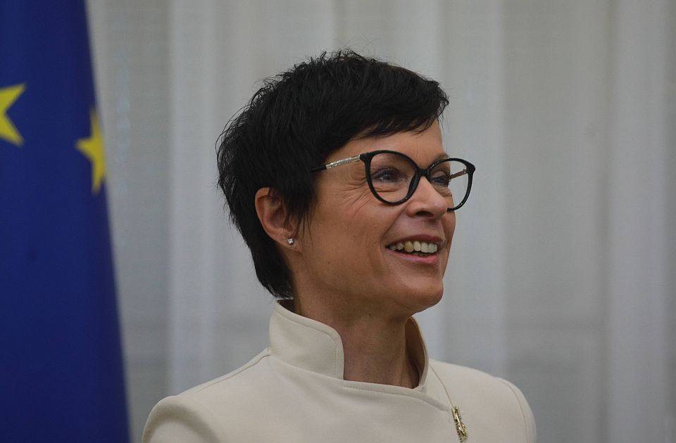 Kos tokom rasprave o Srbiji: Ne može se nastaviti interakcija s Rusijom kao da se ništa nije desilo Kos tokom rasprave o Srbiji: Ne može se nastaviti interakcija s Rusijom kao da se ništa nije desilo