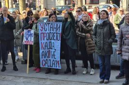 Privid normalnosti: Od prosvetara u novosadskim srednjim školama traži se da pređu na onlajn nastavu