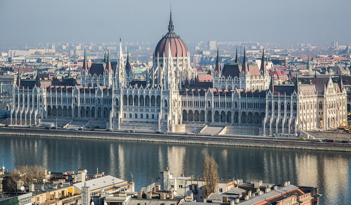 Vanredno stanje u Mađarskoj produženo do 8. februara