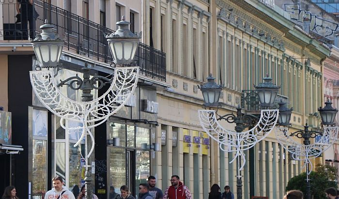 Izabrana firma koja će ove godine isporučiti dodatnu novogodišnju rasvetu Novom Sadu