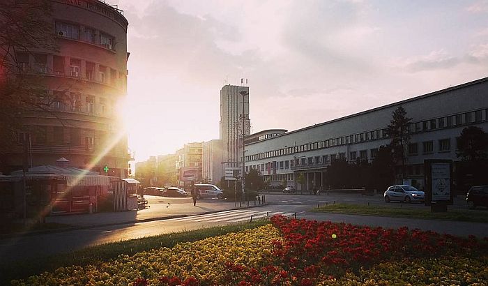 U utorak toplo, sparno, povremeno pljuskovi