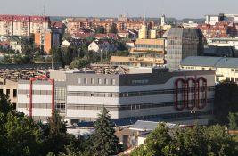 Dve osobe povređene u teškoj nesreći na putu Ruma - Irig na lečenju u KCV, treća u Sremskoj Mitrovici