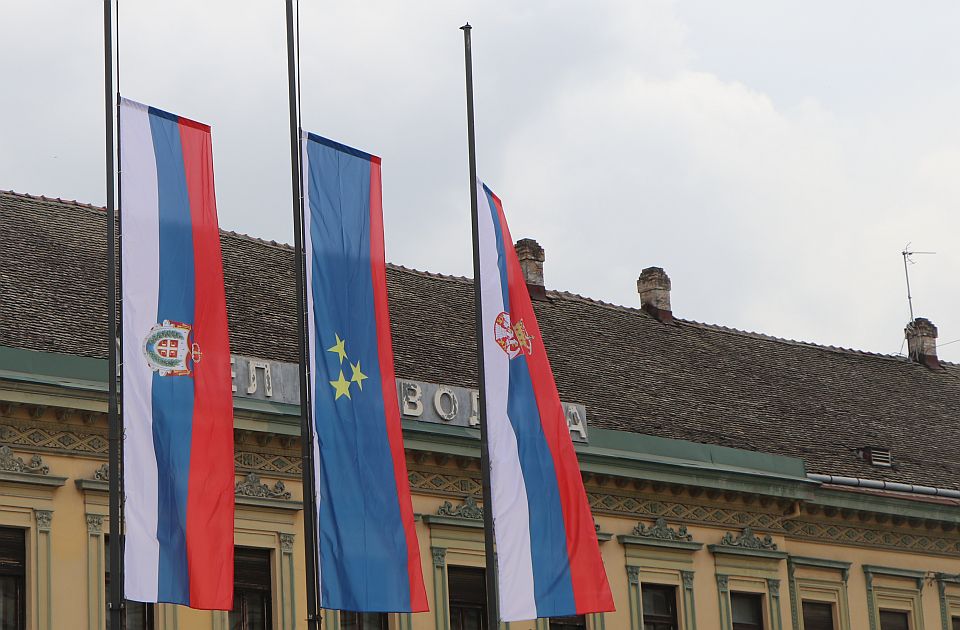 Dan žalosti sutra u Bačkoj Palanci zbog smrti četiri osobe u saobraćajnoj nesreći na putu Ruma - Irig