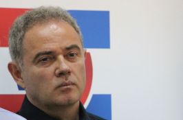 Dve odvojene sednice članova GO DS, Lutovac tvrdi da je jedina legalna ona u Šapcu