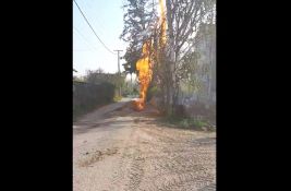 VIDEO: Vatra izbija iz zemlje na Adicama, presečena cev