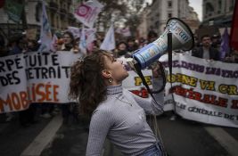 Francuska za vikend bez 20 odsto letova i mnogih vozova zbog štrajka 