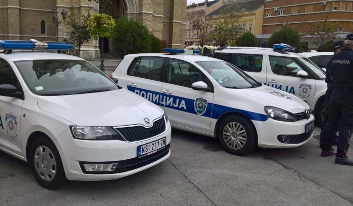 Sindikat policije: Starešine koriste službena vozila da se vozikaju po Novom Sadu