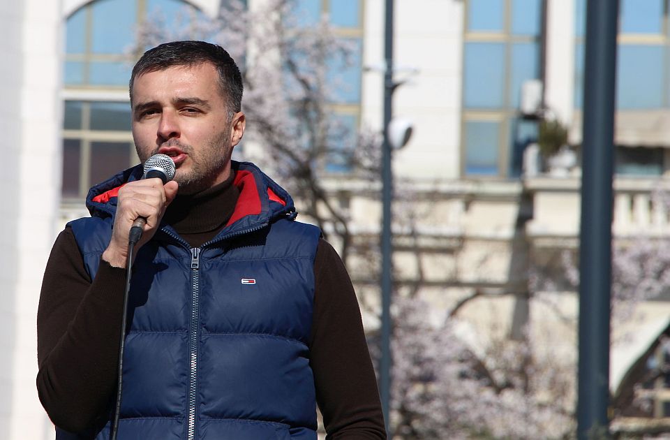 Željko Mitrović pozvao Manojlovića u "Hit tvit", Manojlović predlaže "neutralan teren"