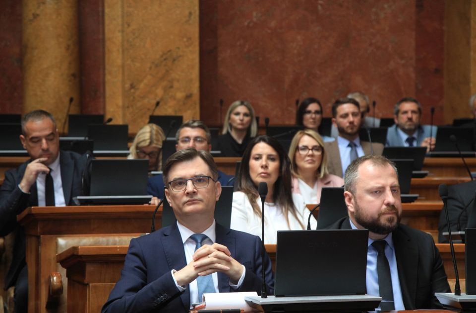 Nastavlja se vanredno zasedanje Skupštine Srbije o Mrdićevim zakonima i drugim temama