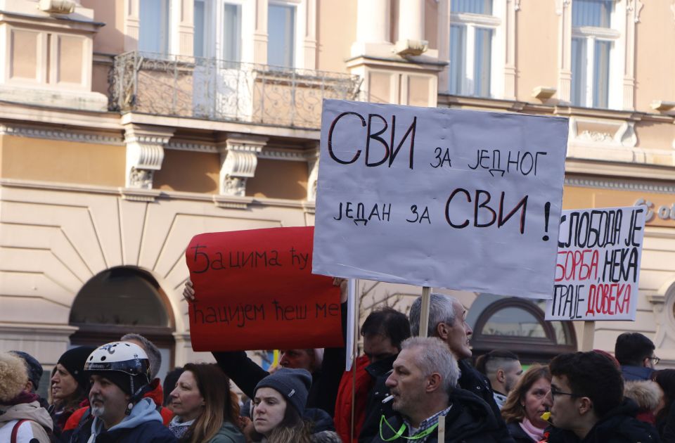 Zahtev da se poništi odluka o proterivanju državljanke Hrvatske koja je podržala studente 