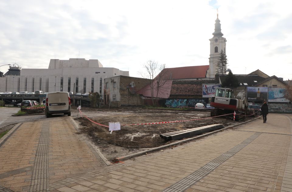 FOTO: Nema više besplatnog parkiranja na blatu kod Uspenske crkve